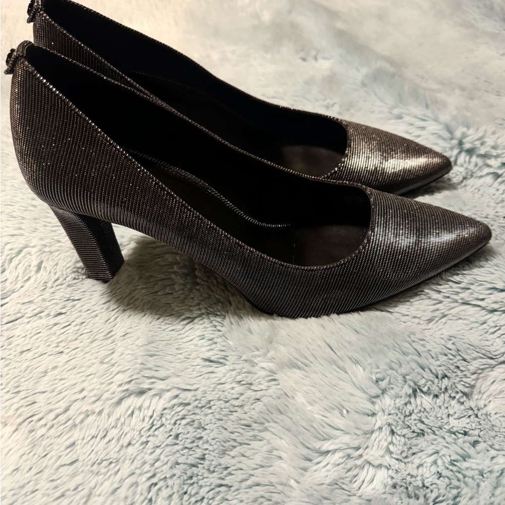 Women’s heels in silver by Michael Kors size 9.5 - Picture 2 of 4